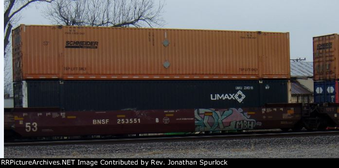 BNSF 253551B and two containers